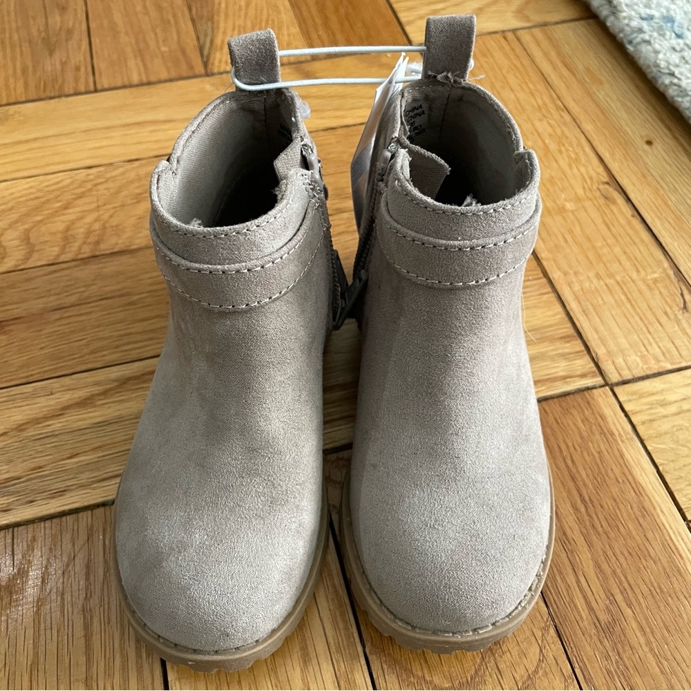 NWOT Toddler Booties - Picture 2 of 6